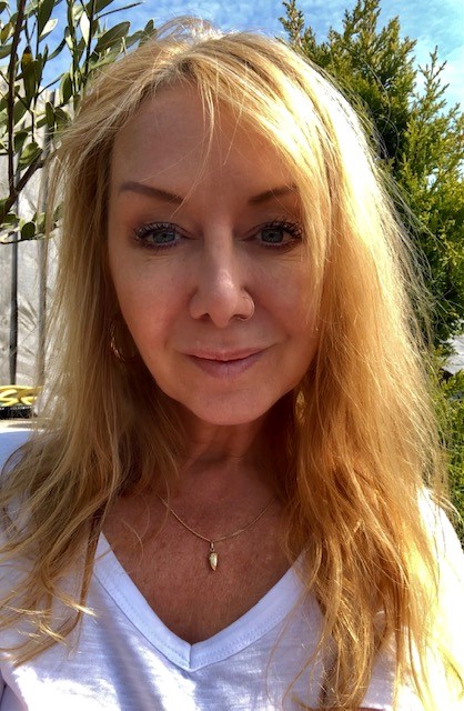 Jennifer Holmes